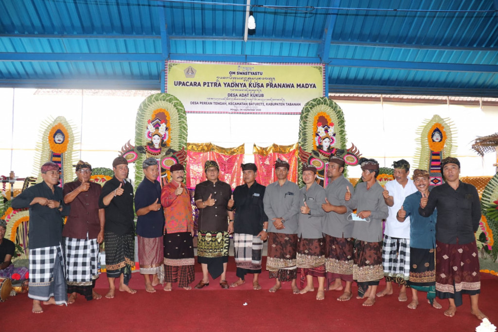 Bupati Giri Prasta Hadiri Karya Atma Wedana Desa Adat Kukub Perean Tengah Baturiti